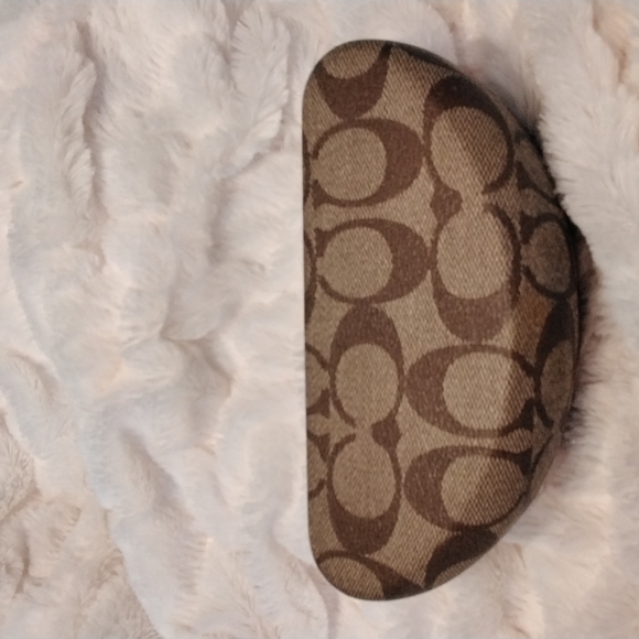 COACH Hard shell eyeglasses case, large - Picture 4 of 10